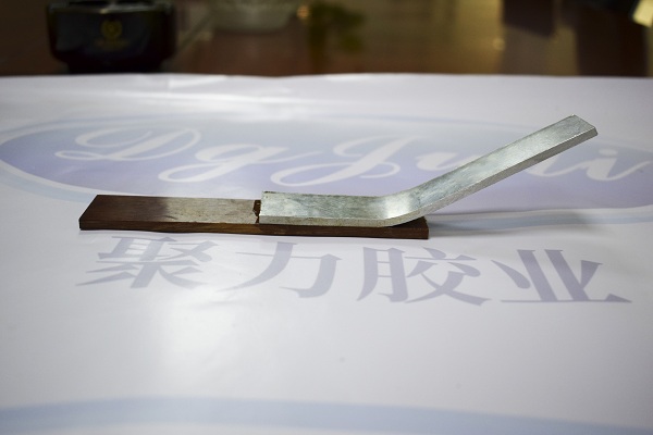 粘金屬和木頭的膠水